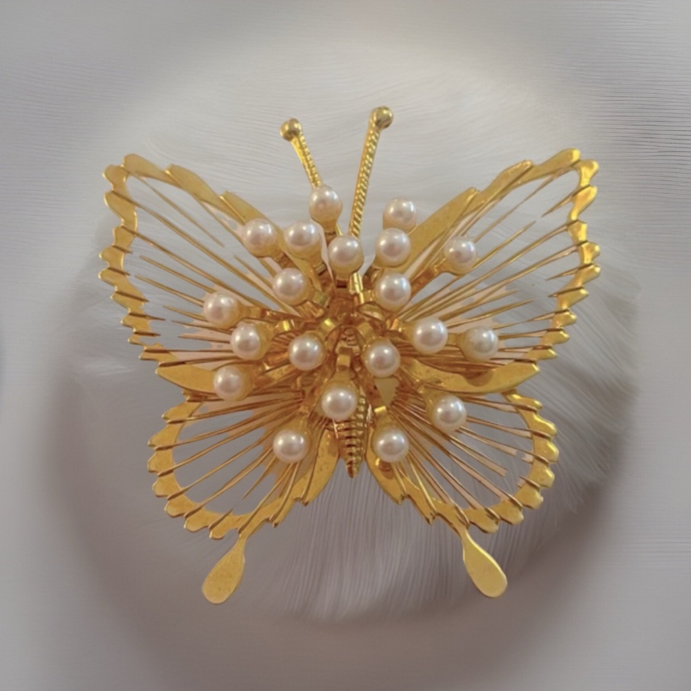 VTG Monet Butterfly Faux Pearls Gold Tone Wired Figural Brooch EUC